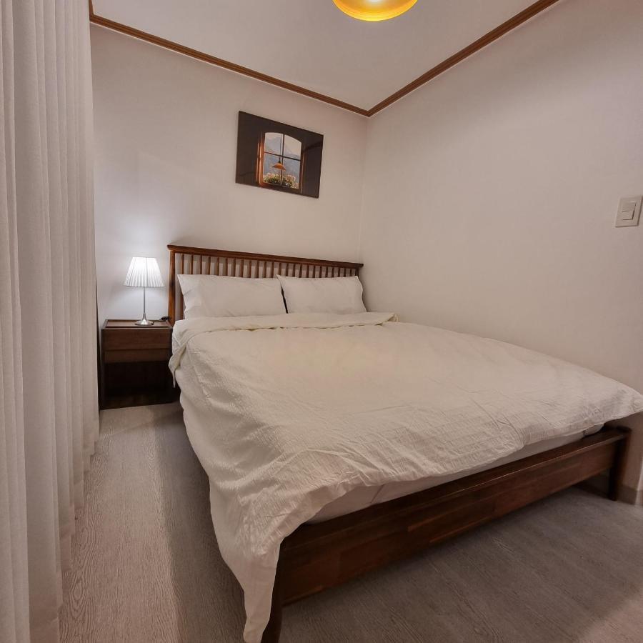 Hongik Hongdae Yeonnam Hoi-House Apartamento Seúl Exterior foto